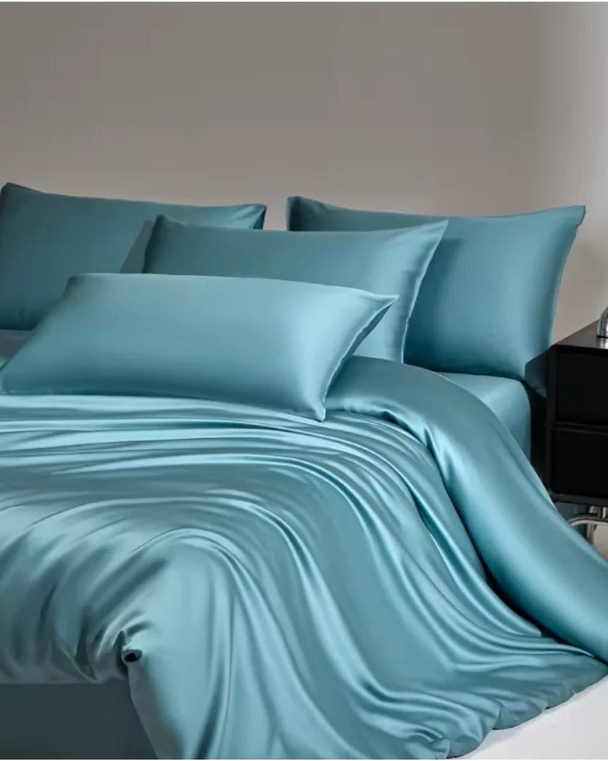 VELVYY mulberry silk bed sheet set in Blue — 22-momme pure silk bedding